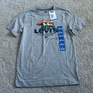 Levi’s Large Gray T-Shirt NWT